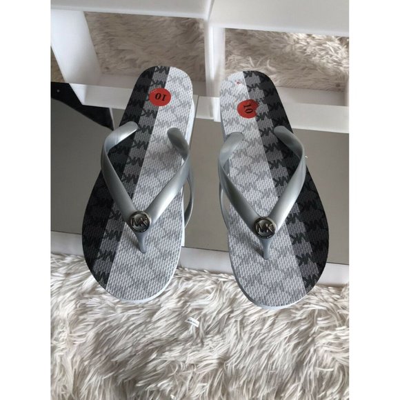 Women’s Sandals Flip Flops Size 10 Michael Kors Silver Grey RX20B - Picture 11 of 11